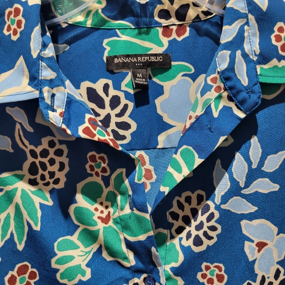 Banana Republic Split Back Blouse - Picture 3 of 10